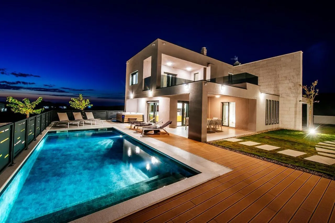 Villa Maluja Debeljak