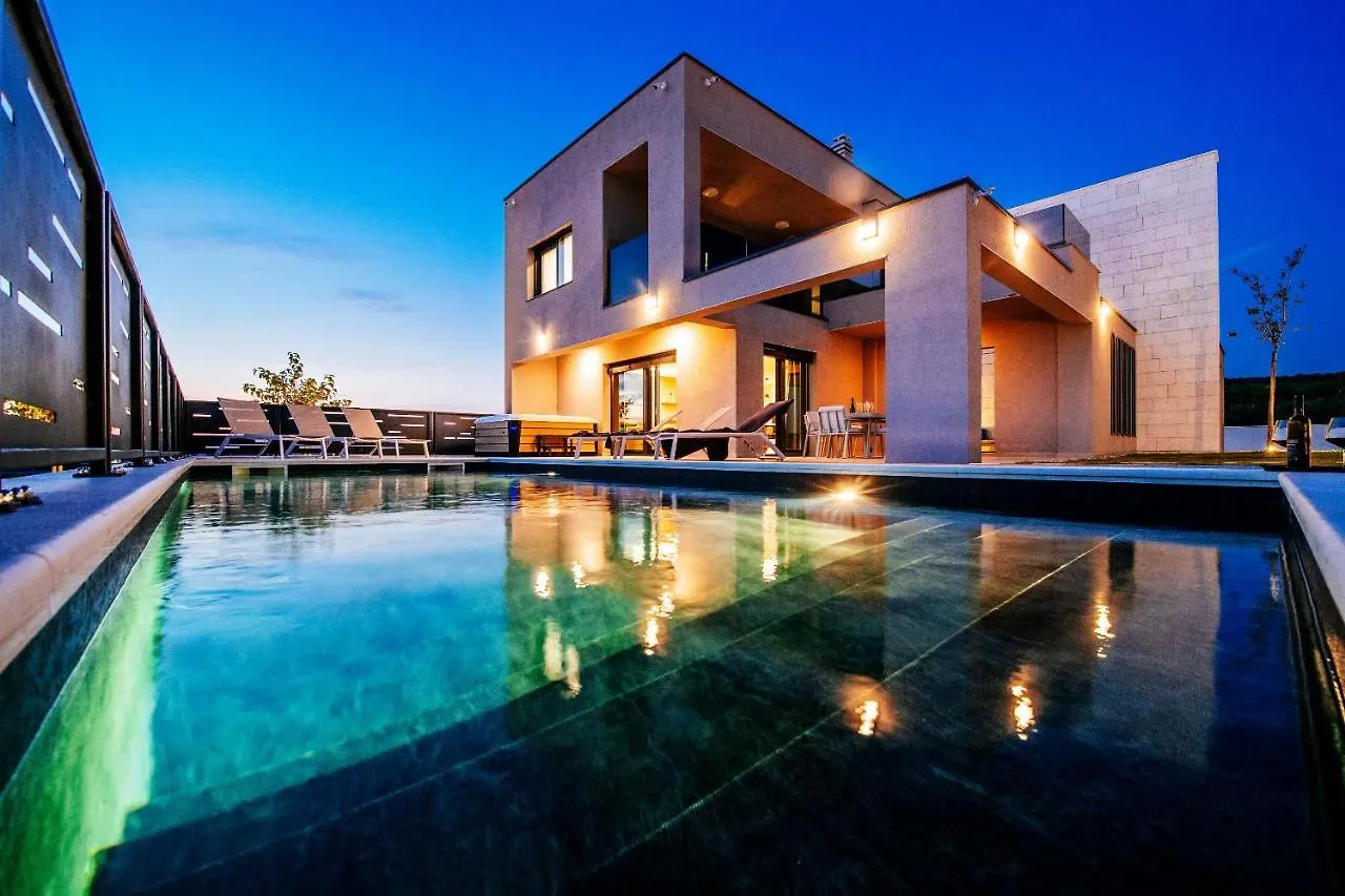 Villa Maluja Debeljak