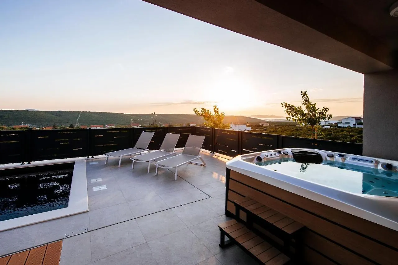 Villa Maluja Debeljak